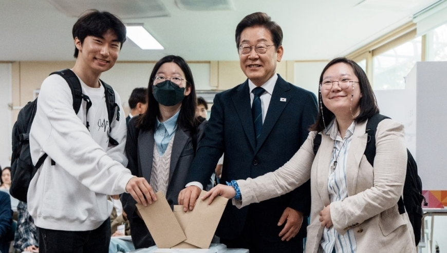 2025澳门开奖号码,美媒曝苹果Siri重构计划夭折内幕,社会责任方案执行_权威版V13.81